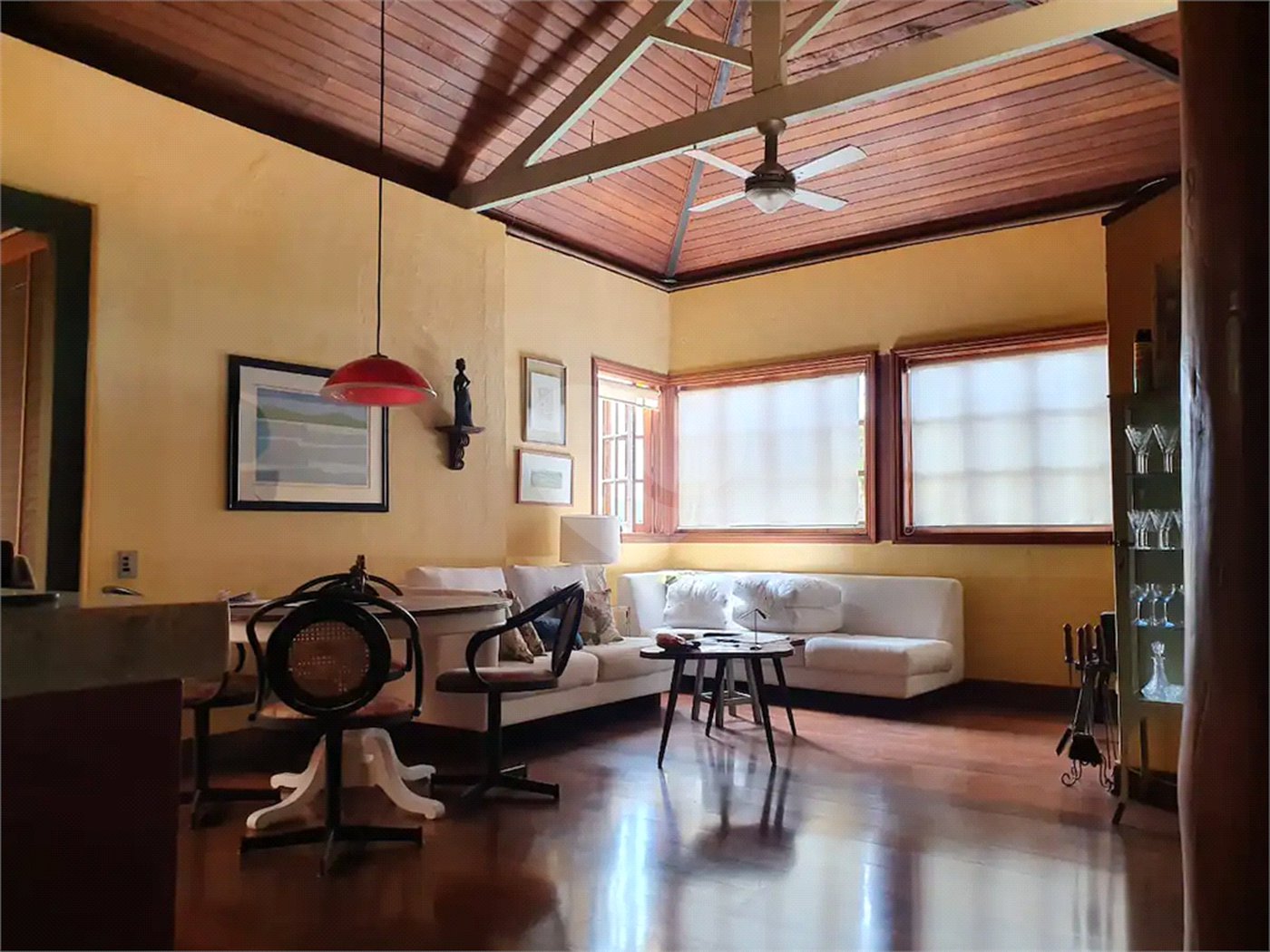 Casa à venda com 3 quartos, sendo 1 suíte, no Centro, São Roque, SP