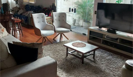 Casa à venda com 3 quartos, sendo 1 suíte,  em Jardim Leonor, São Paulo, SP