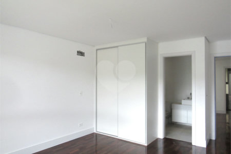Casa à venda com 4 suítes no condomínio Premiere, São Paulo - SP