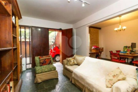 Casa à venda com 4 quartos, sendo 2 suítes,  em Jardim Paulista, São Paulo, SP