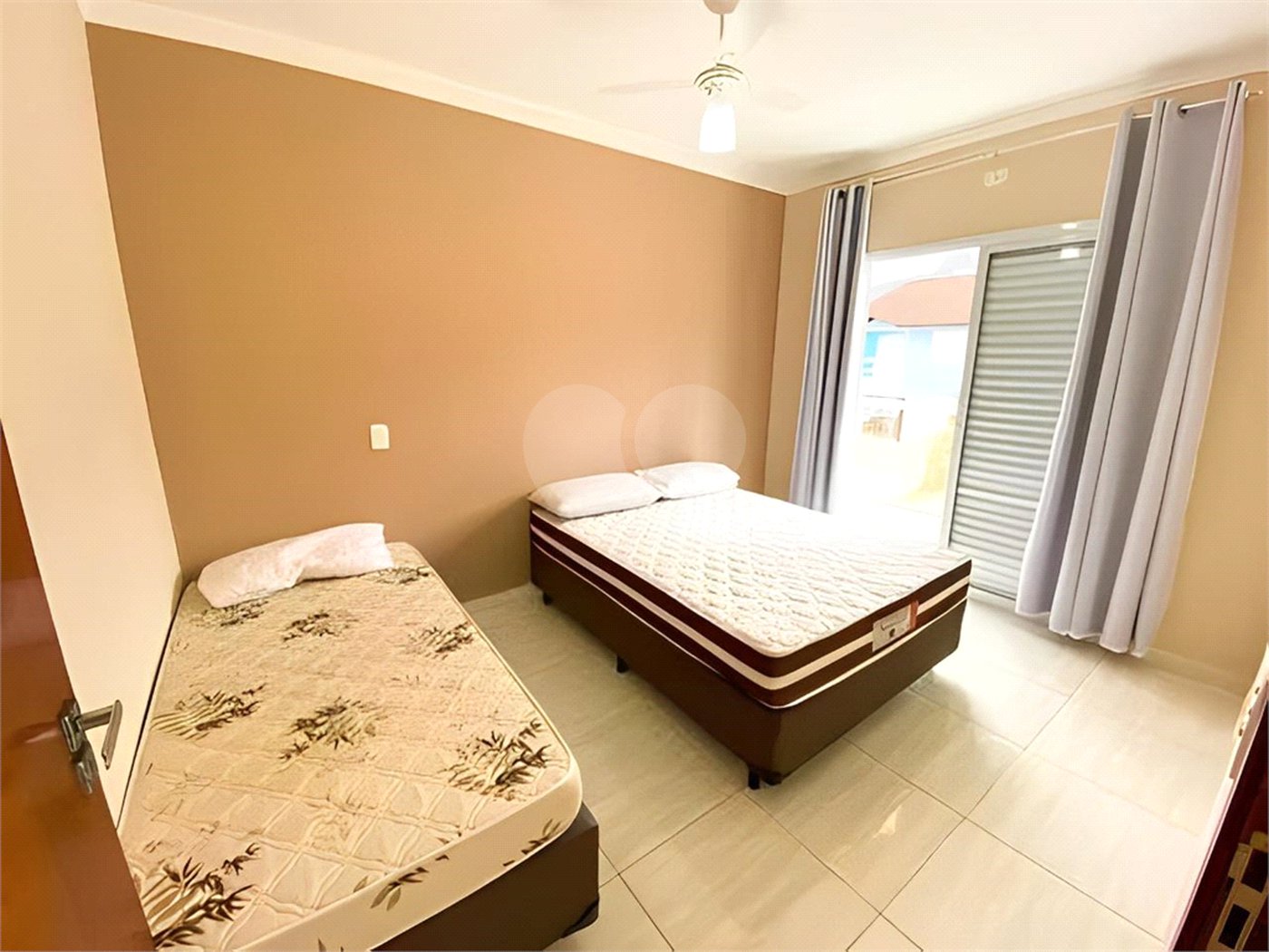 Casa à venda com 3 quartos, sendo 1 suíte, no condomínio Morada da Praia, Bertioga - SP