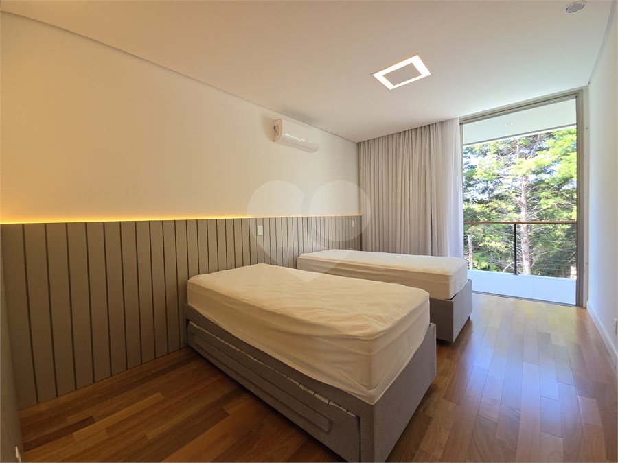 Casa à venda com 4 suítes no condomínio Fazenda Imperial, Sorocaba - SP