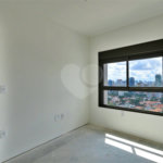 Apartamento à venda com 4 quartos, sendo 2 suítes,  em Jardim das Acácias, São Paulo, SP