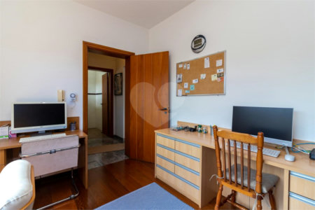 Sobrado à venda com 4 quartos, sendo 1 suíte, em Jardim do Colégio (zona Norte), São Paulo, SP