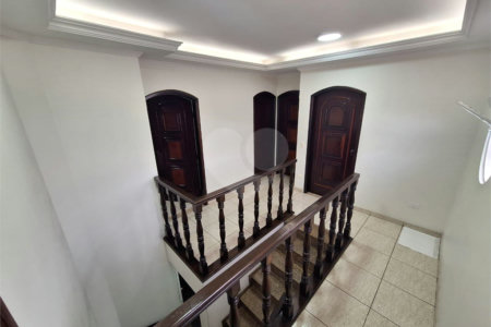 Sobrado à venda com 4 quartos, sendo 1 suíte, em Jardim Leonor Mendes de Barros, São Paulo, SP