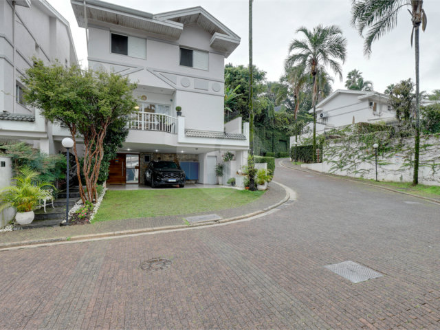Casa à venda com 4 suítes no condomínio Ville de Marseille, São Paulo - SP