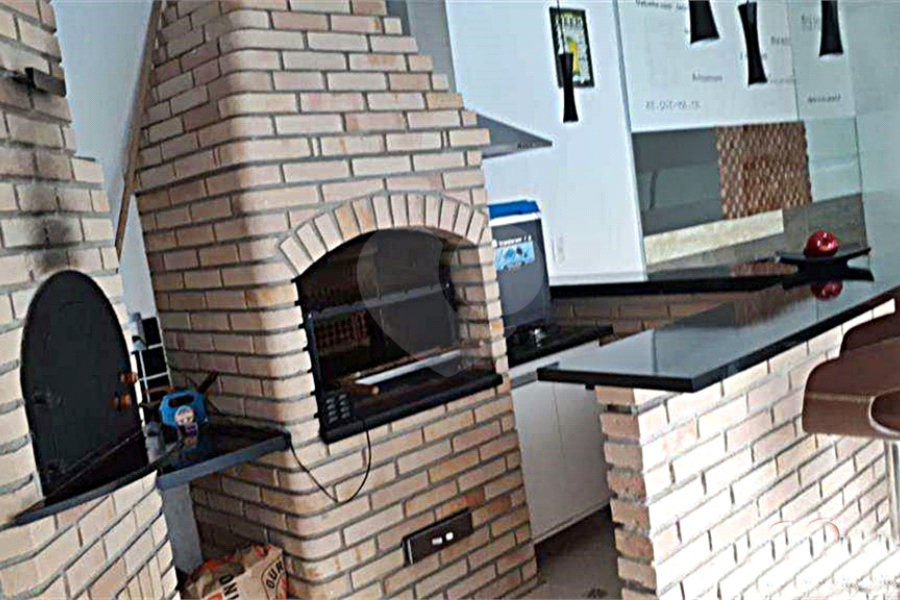 Casa à venda com 4 quartos, sendo 2 suítes, no condomínio Cond Residencial Villagio da Serra, São Paulo - SP