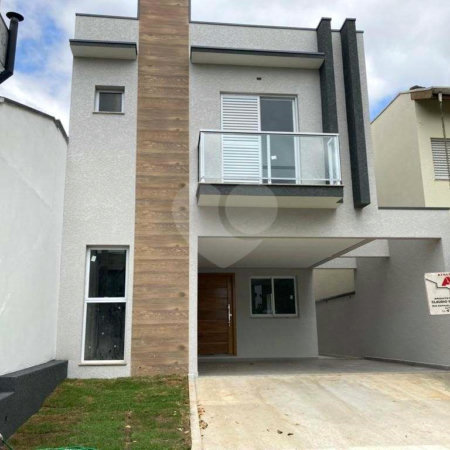 Sobrado à venda com 3 quartos, sendo 1 suíte,  em Parque das Figueiras, Mogi das Cruzes, SP