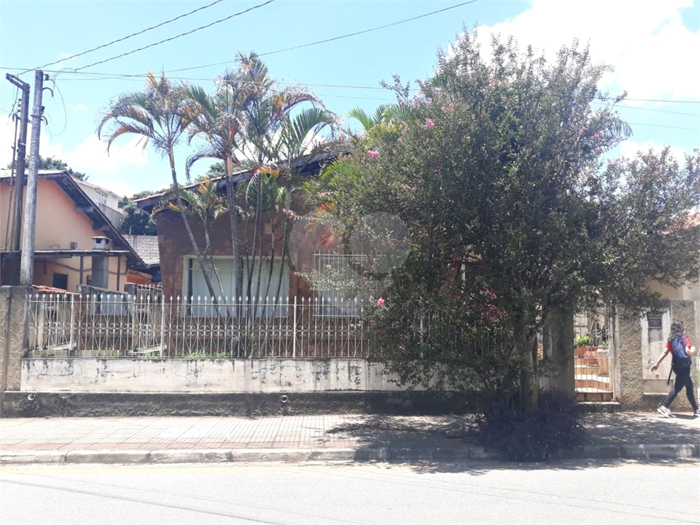 Casa à venda ou para alugar com 3 quartos, sendo 1 suíte, em Jardim Maria Trindade, São Roque, SP