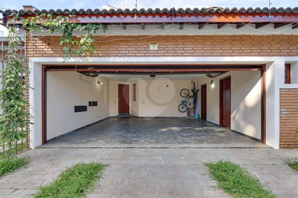 Casa Térrea à venda com 3 quartos, sendo 1 suíte, em Interlagos, São Paulo, SP