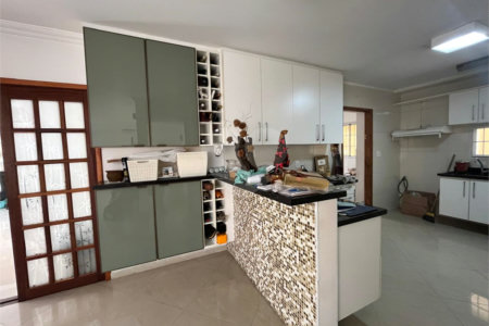 Sobrado à venda com 4 quartos, sendo 1 suíte,  em Vila Cordeiro, São Paulo, SP