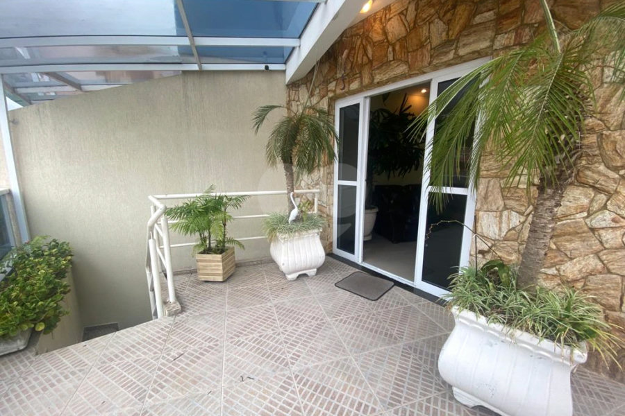 Sobrado à venda com 3 quartos, sendo 1 suíte, em Horto, São Paulo, SP