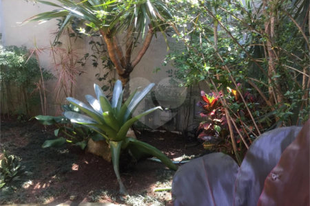 Sobrado à venda com 4 quartos, sendo 1 suíte, em Jardim Novo Mundo, São Paulo, SP