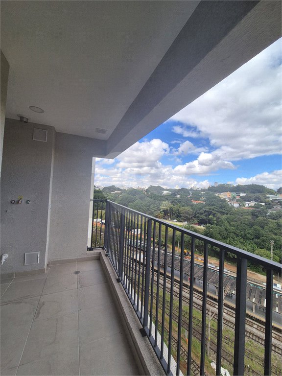 Apartamento à venda com 3 quartos, sendo 1 suíte, em Vila Anastácio, São Paulo, SP
