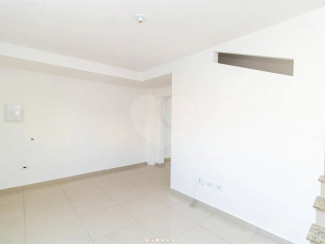 Casa à venda com 2 suítes no condomínio Dos Pássaros, São Paulo - SP