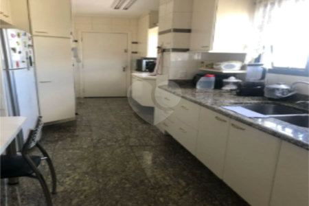 Apartamento à venda com 3 quartos, sendo 1 suíte, em Vila Regente Feijó, São Paulo, SP