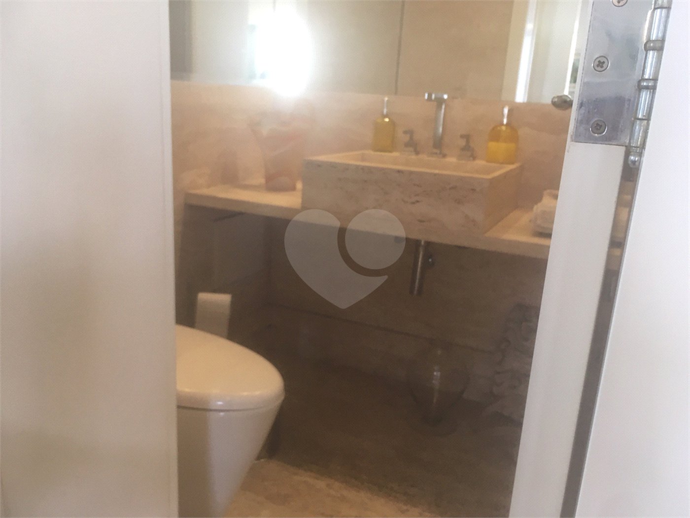Apartamento à venda com 4 quartos, sendo 3 suítes, em Moema, São Paulo, SP
