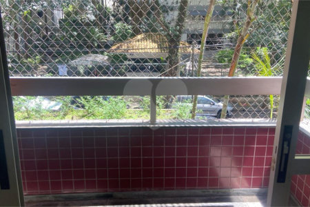 Apartamento à venda com 3 quartos, sendo 1 suíte, em Jardim Marajoara, São Paulo, SP