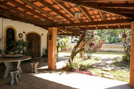 Chácara à venda com 4 quartos, sendo 1 suíte,  em Colinas do Mosteiro de Itaici, Indaiatuba, SP