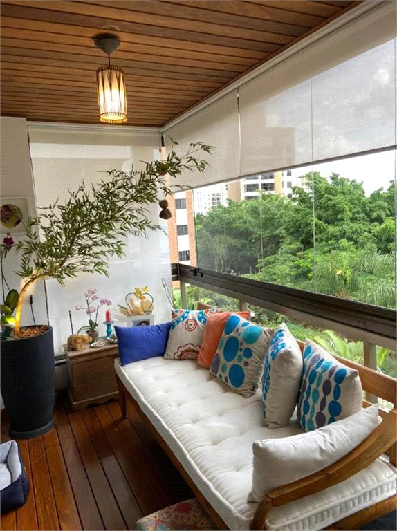 Apartamento à venda com 3 suítes em Vila Suzana, São Paulo, SP