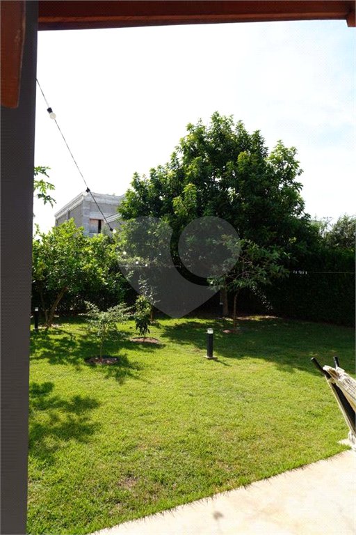 Casa à venda com 4 quartos, sendo 2 suítes, no condomínio Primavera, Salto - SP
