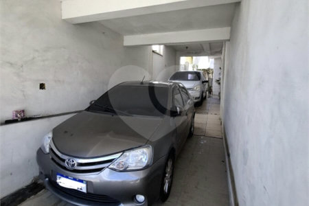 Casa à venda com 6 quartos, sendo 1 suíte,  em Vila Vitória, Mogi das Cruzes, SP