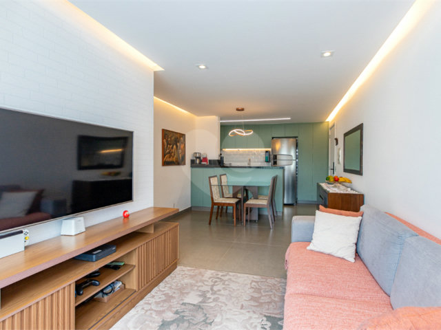 Apartamento à venda com 3 quartos, sendo 2 suítes,  em Santo Amaro, São Paulo, SP