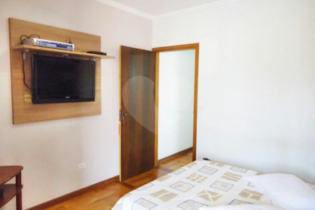 Sobrado à venda com 3 quartos, sendo 1 suíte, em Vila Constança, São Paulo, SP