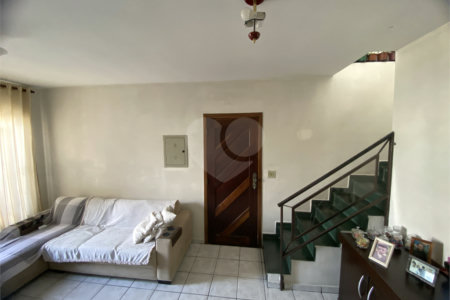 Sobrado à venda com 4 quartos, sendo 1 suíte, em Vila Macedópolis, São Paulo, SP