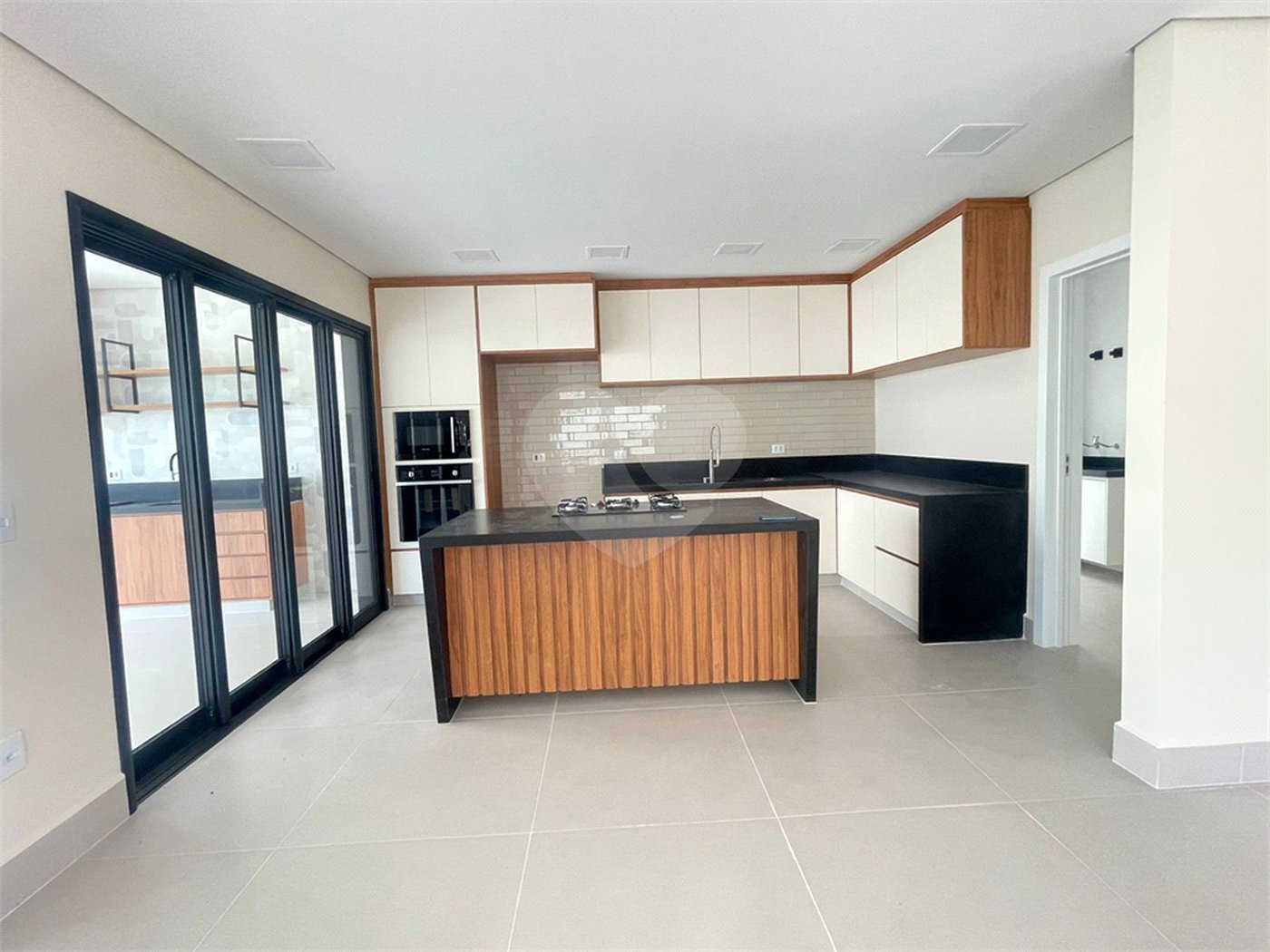 Casa à venda com 3 suítes no condomínio Reserva São Nicolau, Atibaia - SP