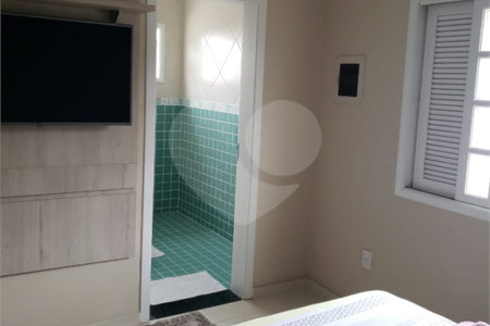 Casa à venda com 6 quartos, sendo 3 suítes, em Alto Ipiranga, Mogi das Cruzes, SP