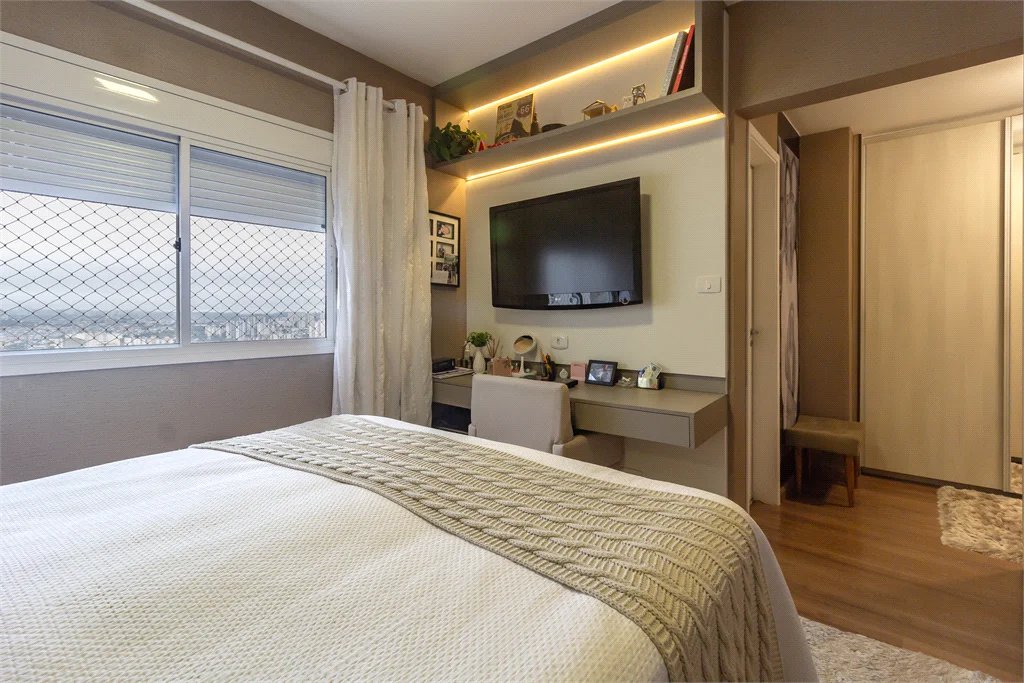 Apartamento à venda com 3 suítes em Parque Reboucas, São Paulo, SP
