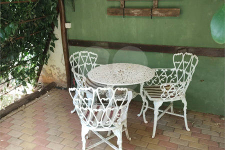 Casa à venda com 3 quartos, sendo 1 suíte, no condomínio Picollo Villaggio, Louveira - SP
