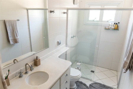 Casa à venda com 5 quartos, sendo 4 suítes, no condomínio Flamboyant, Atibaia - SP