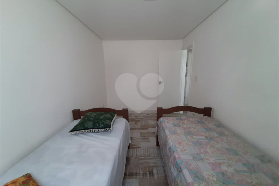 Apartamento à venda com 2 quartos, sendo 1 suíte,  no Centro, Mongaguá, SP