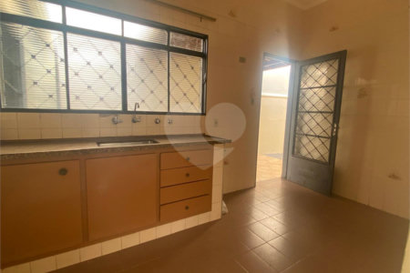 Casa à venda com 3 quartos, sendo 1 suíte, no Centro, Araraquara, SP