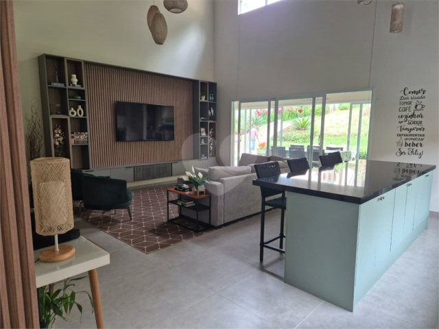 Casa à venda com 3 suítes no condomínio Alpes da Cantareira, Mairiporã - SP