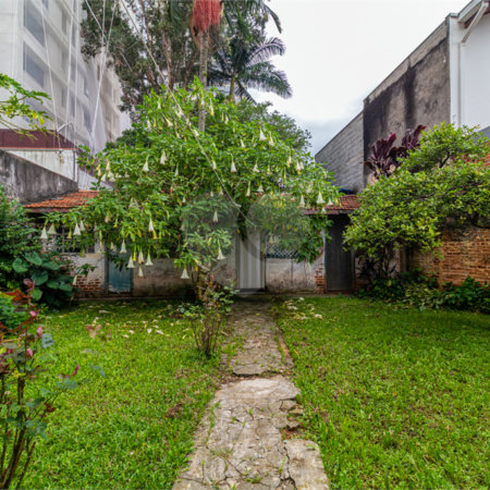 Sobrado à venda com 4 quartos, sendo 1 suíte, em Campo Belo, São Paulo, SP