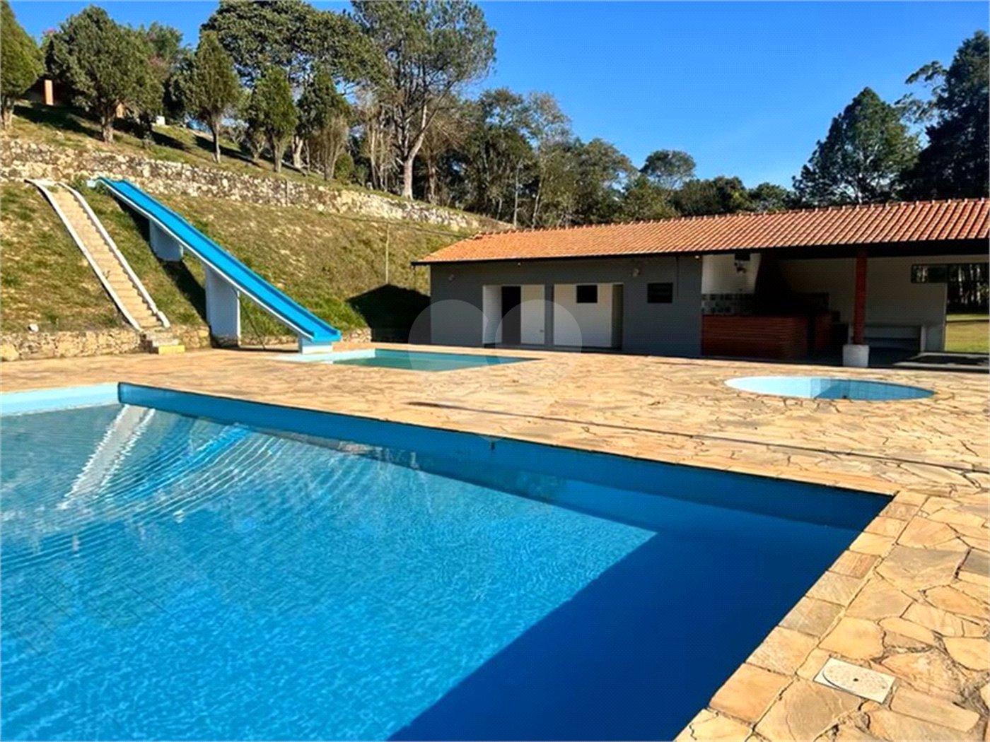 Sítio à venda com 6 quartos, sendo 1 suíte, no Centro (são João Novo), São Roque, SP