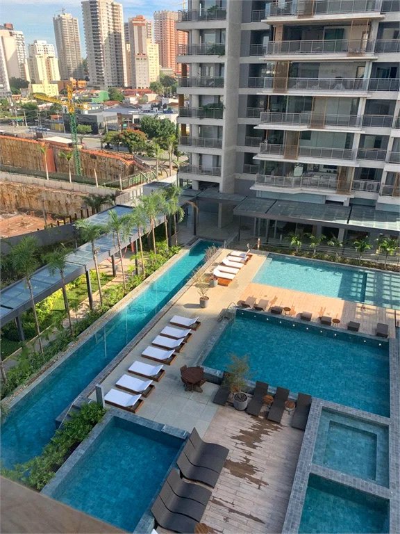 Apartamento para alugar com 3 quartos, sendo 2 suítes, em Jardim das Acácias, São Paulo, SP