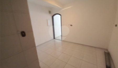 Sobrado à venda com 3 quartos em Jaguaré, São Paulo, SP