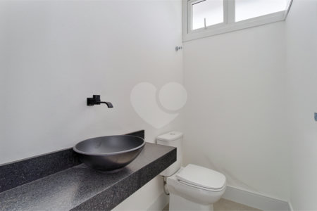 Casa à venda com 4 suítes no condomínio Edifício Jade, São Paulo - SP