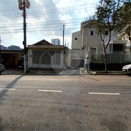 Casa térrea com duas edículas para venda - Saúde, SP.