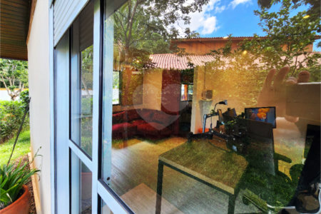 Casa à venda com 4 quartos, sendo 2 suítes,  no condomínio Vila Nova de Gaia, São Paulo - SP