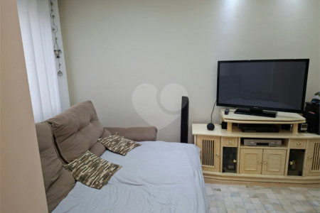 Apartamento à venda com 2 quartos em Parque Maria Domitila, São Paulo, SP