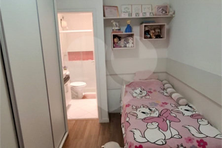Sobrado à venda com 3 suítes em Vila Constança, São Paulo, SP