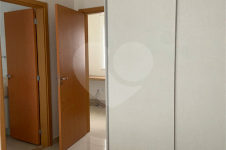 Casa à venda ou para alugar com 3 suítes no condomínio Portal das Tipuanas, Araraquara - SP