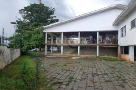 Casa à venda com 7 quartos, sendo 1 suíte, no Centro, Vinhedo, SP