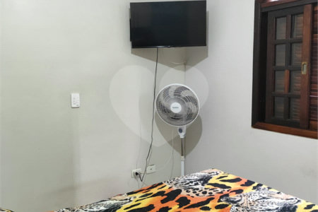 Casa à venda com 4 quartos, sendo 1 suíte, em Jardim Leila, Guarulhos, SP