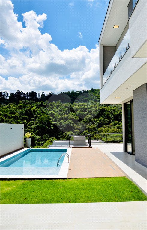Casa à venda com 3 suítes no condomínio Quintas da Boa Vista, Atibaia - SP